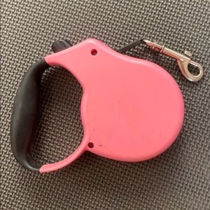 Retractable dog leash